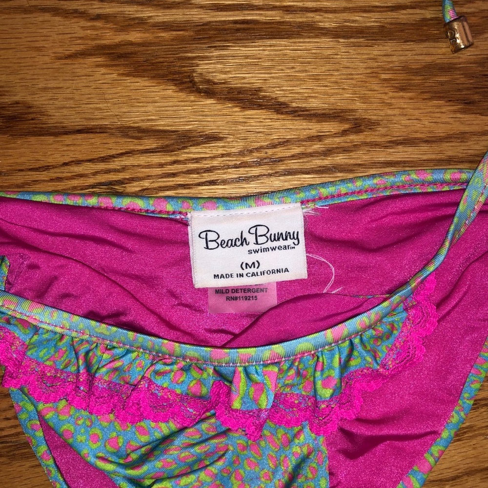 Beach bunny bikini - Picture 3 of 4